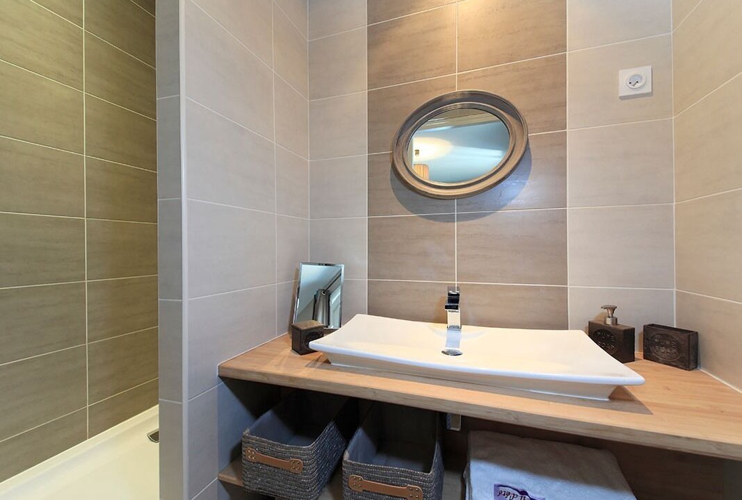 Photo of Bathroom in Saint-Genis