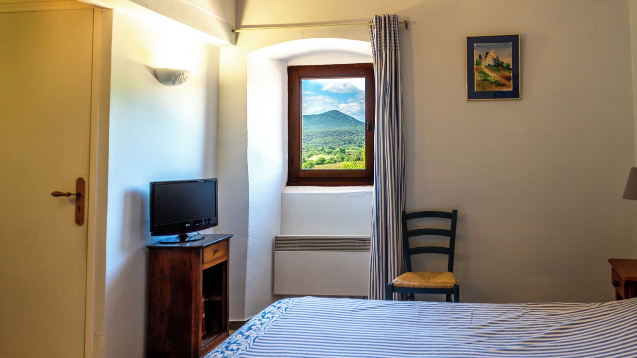 Photo of Bedroom in Moules-et-Baucels