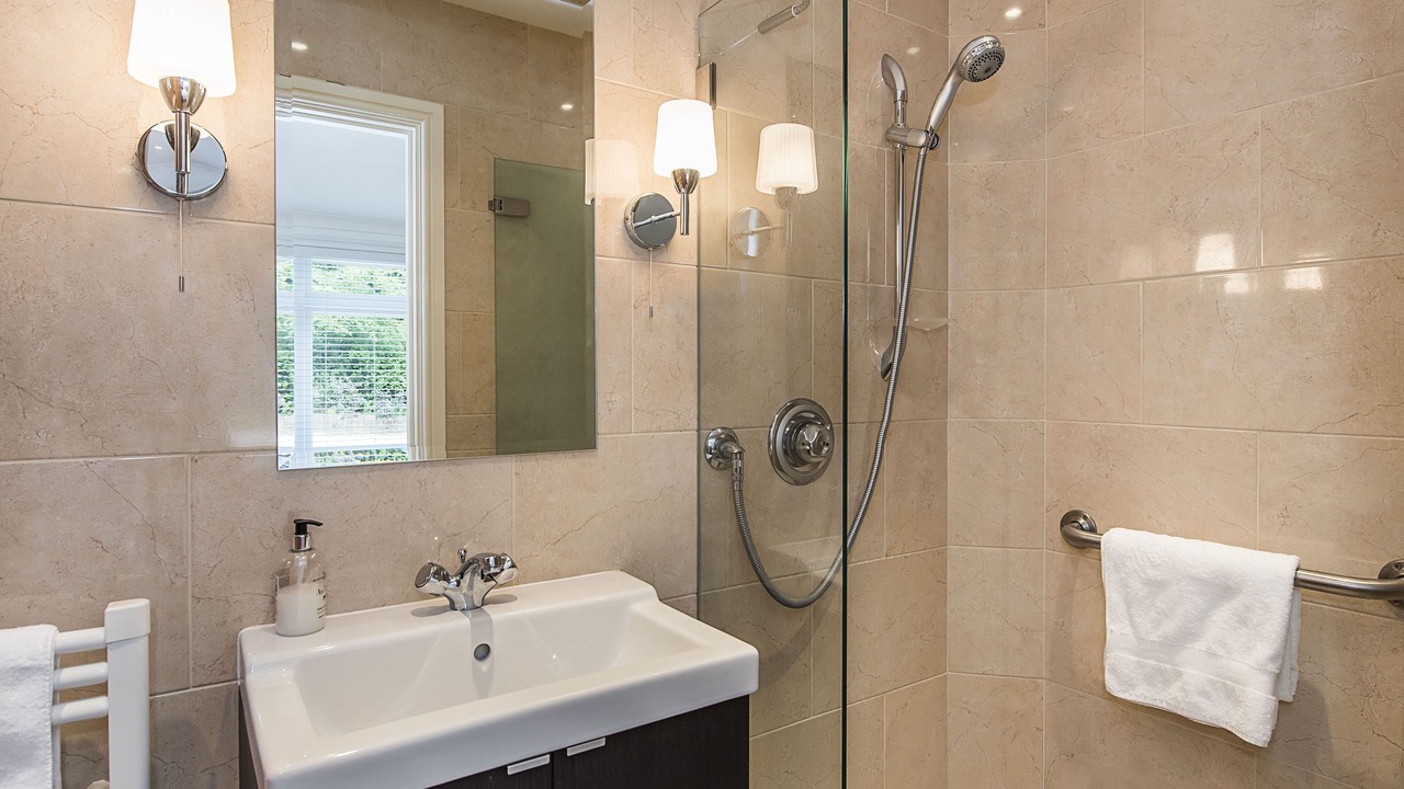 Photo of Bathroom in Sevenoaks