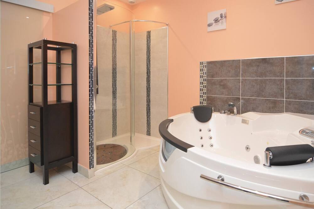 Photo of Bathroom in Barjac