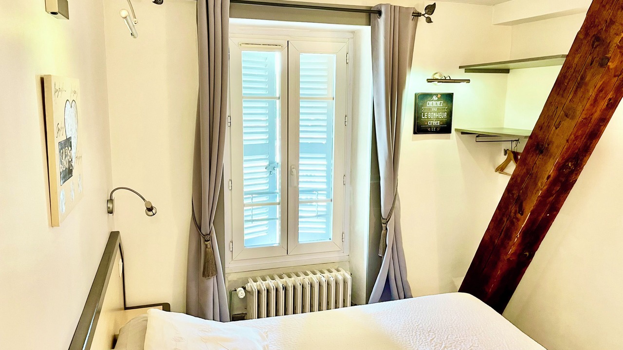 Photo of Bedroom in Lons-le-Saunier