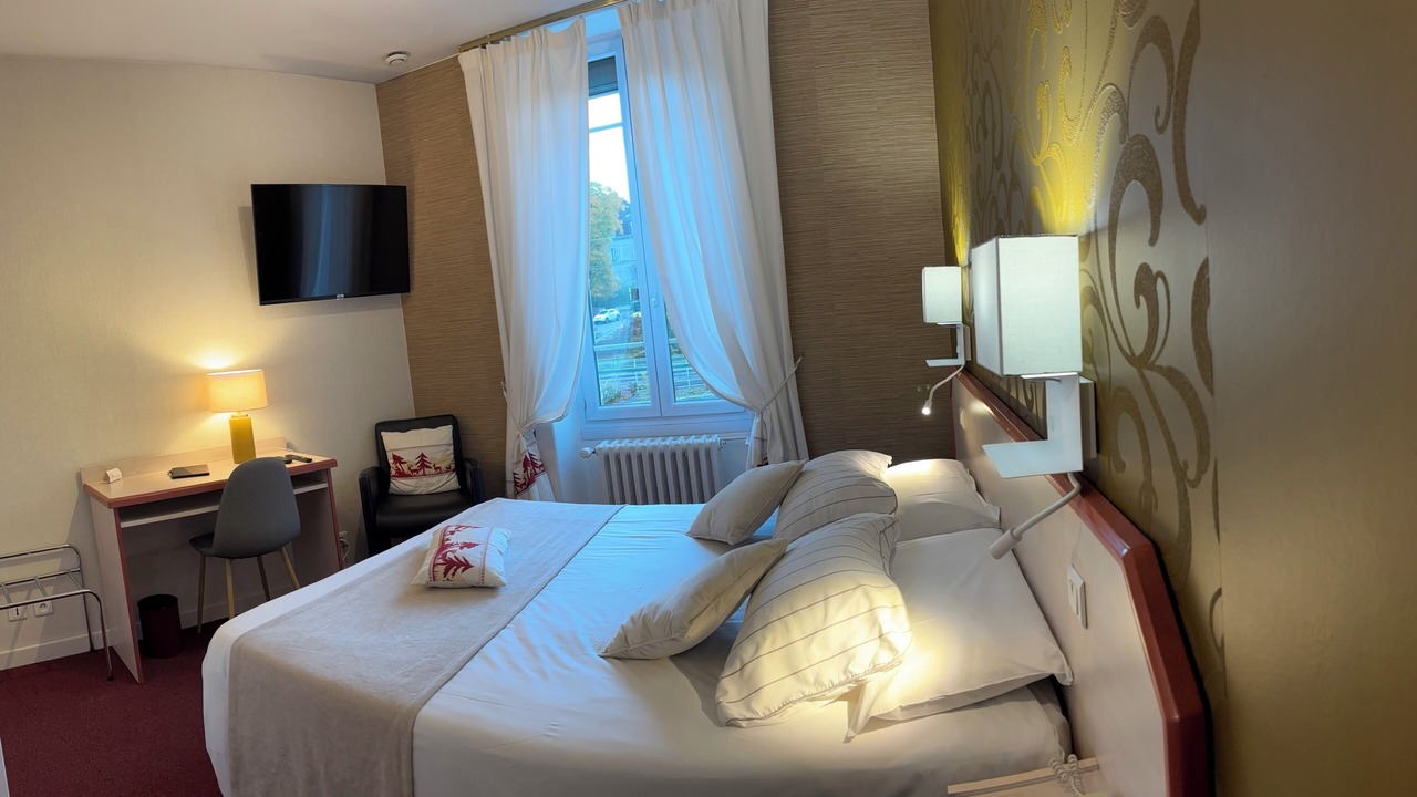 Photo of Bedroom in Lons-le-Saunier