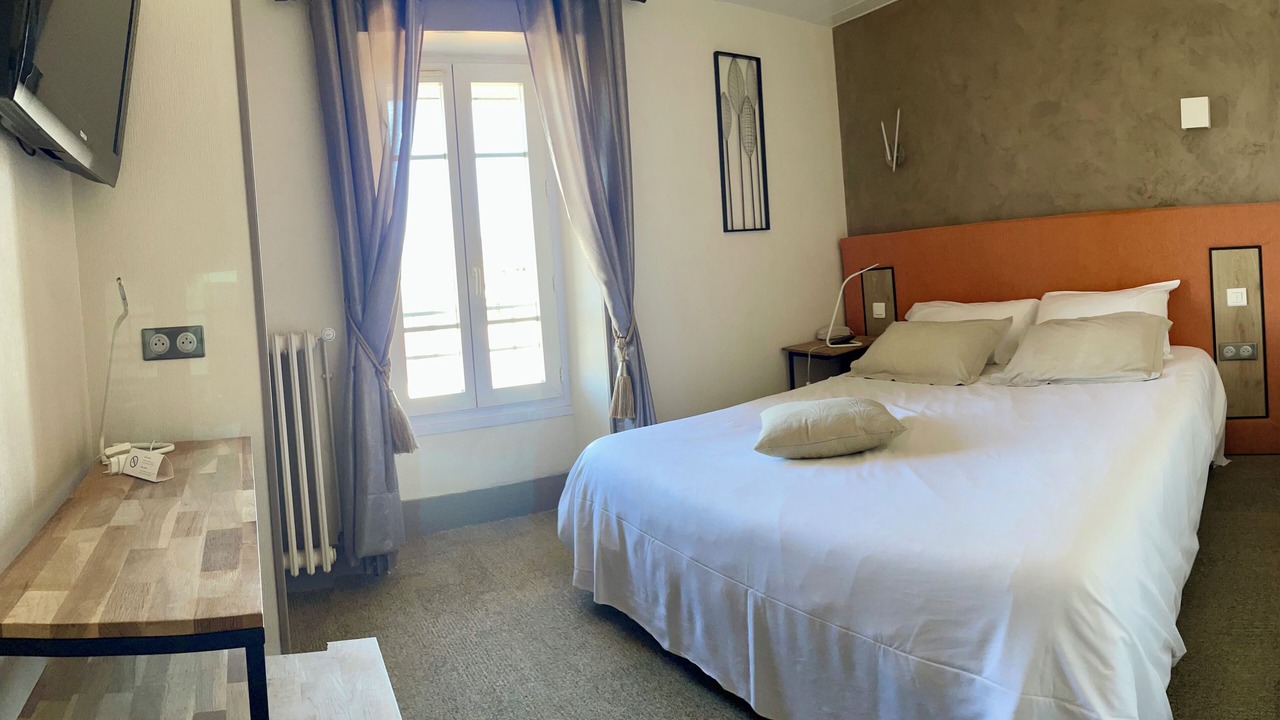 Photo of Bedroom in Lons-le-Saunier