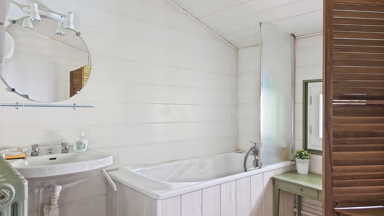 Photo of Bathroom in Andancette