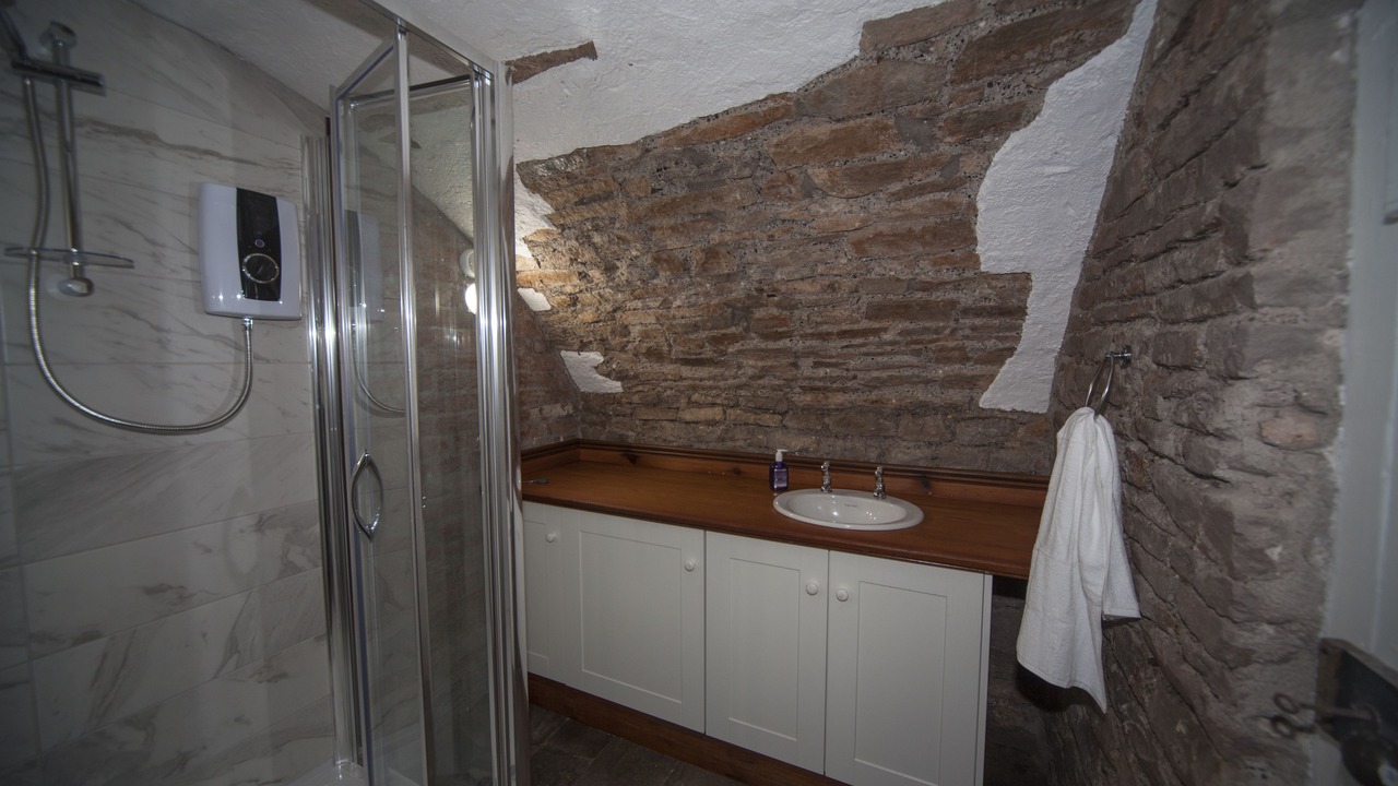 Photo of Bathroom in Pill