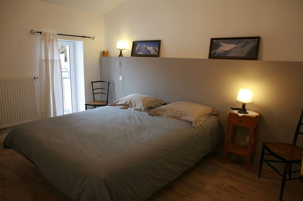 Photo of Bedroom in Civrieux