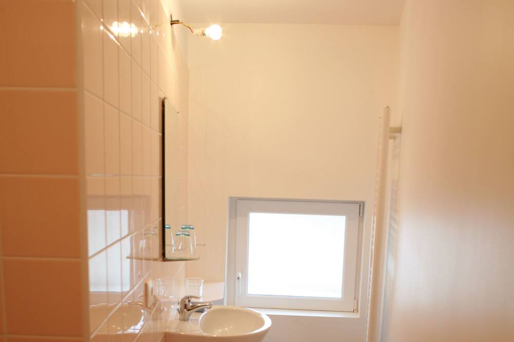 Photo of Bathroom in Civrieux