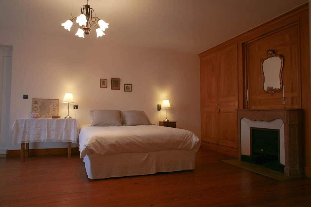 Photo of Bedroom in Civrieux
