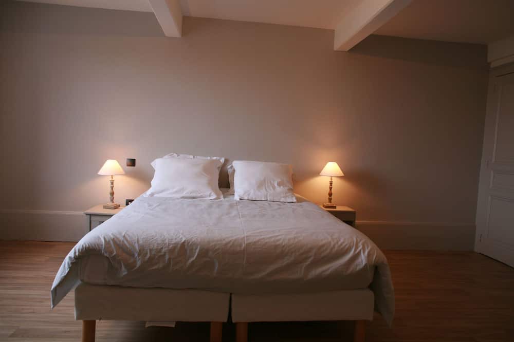 Photo of Bedroom in Civrieux