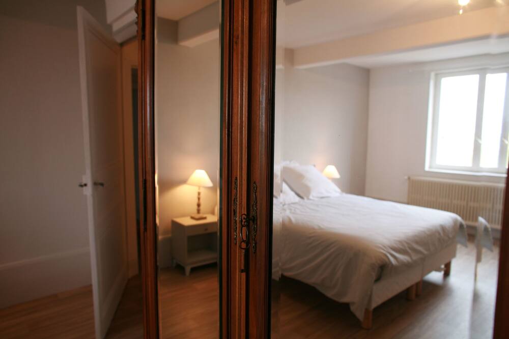 Photo of Bedroom in Civrieux