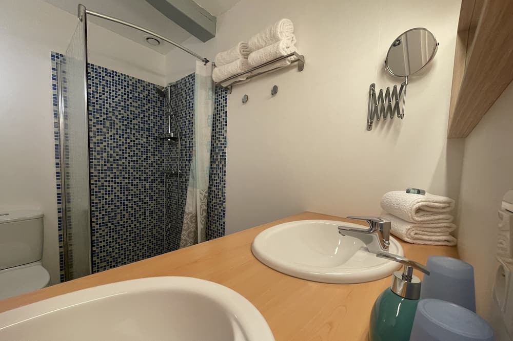 Photo of Bathroom in Galan