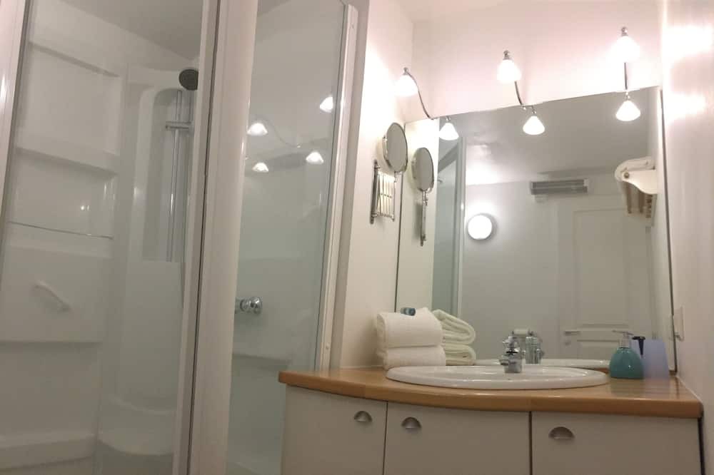 Photo of Bathroom in Galan