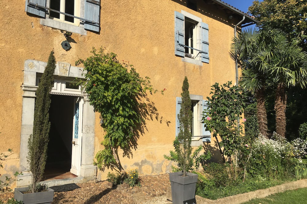 Photo of Outdoor in Galan