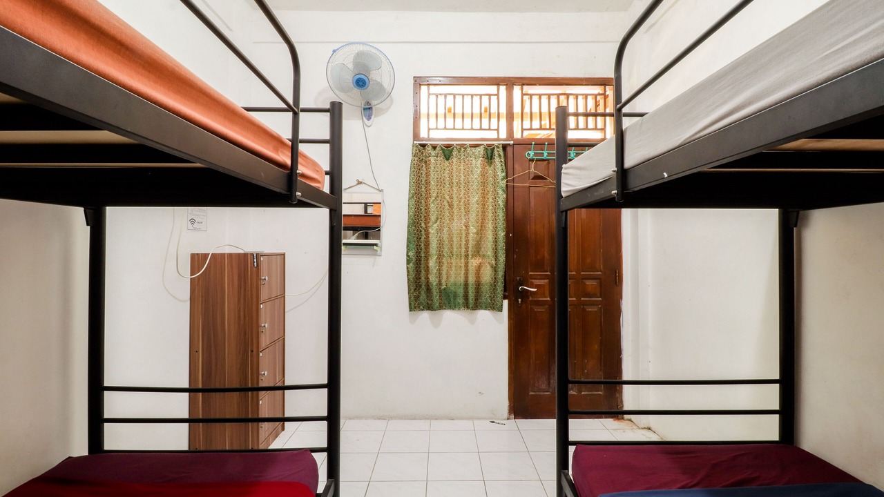 Photo of Bedroom in Wirobrajan