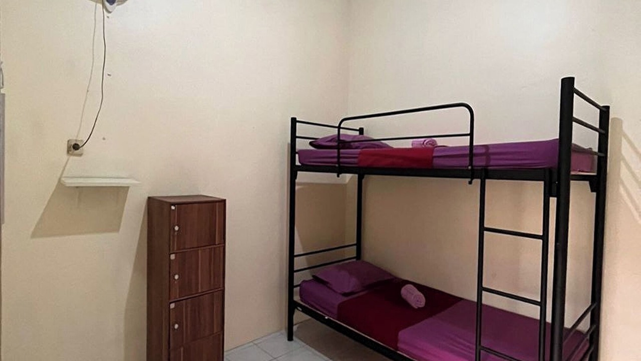 Photo of Bedroom in Wirobrajan