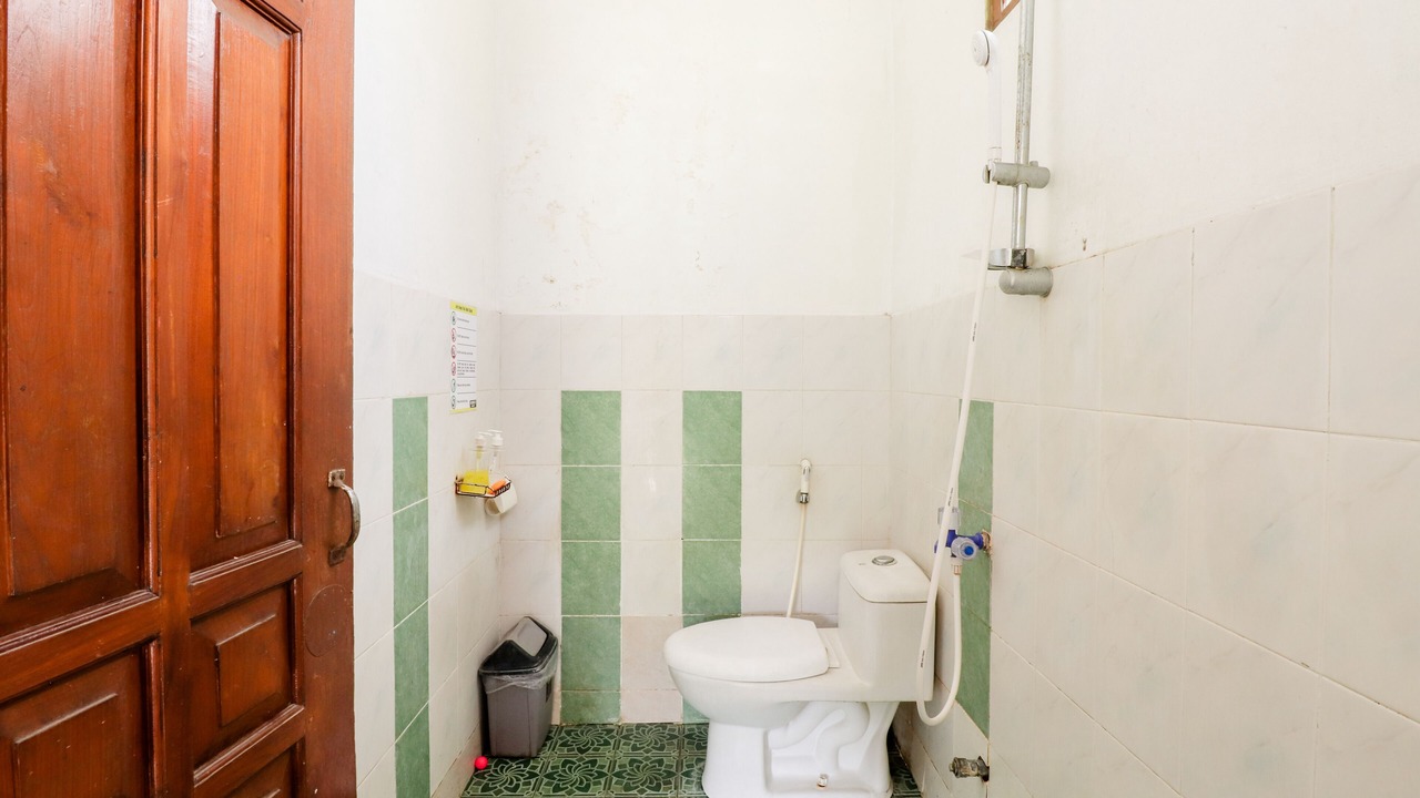 Photo of Bathroom in Wirobrajan