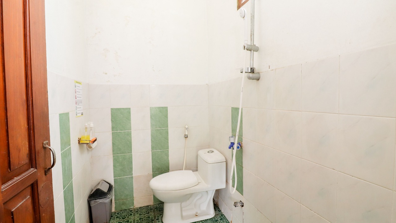 Photo of Bathroom in Wirobrajan