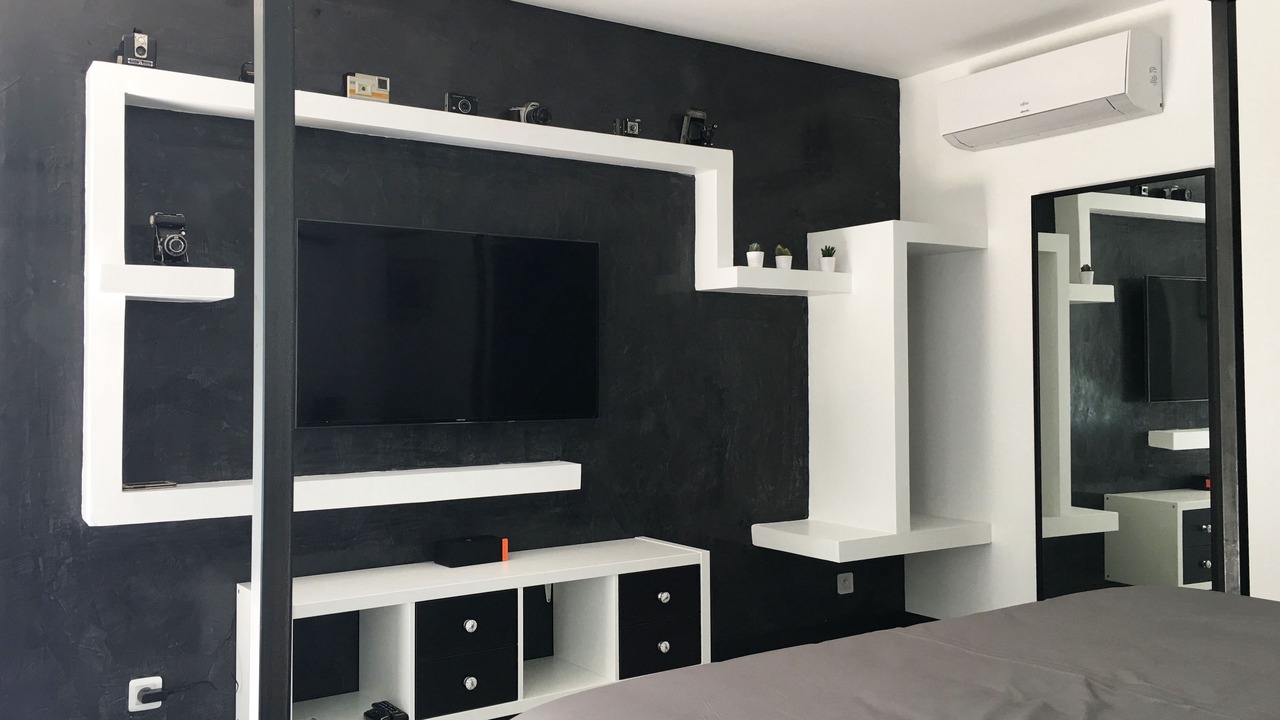 Photo of Others in Tulette