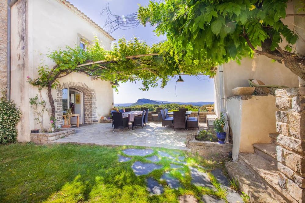 Photo of Outdoor in Rousson