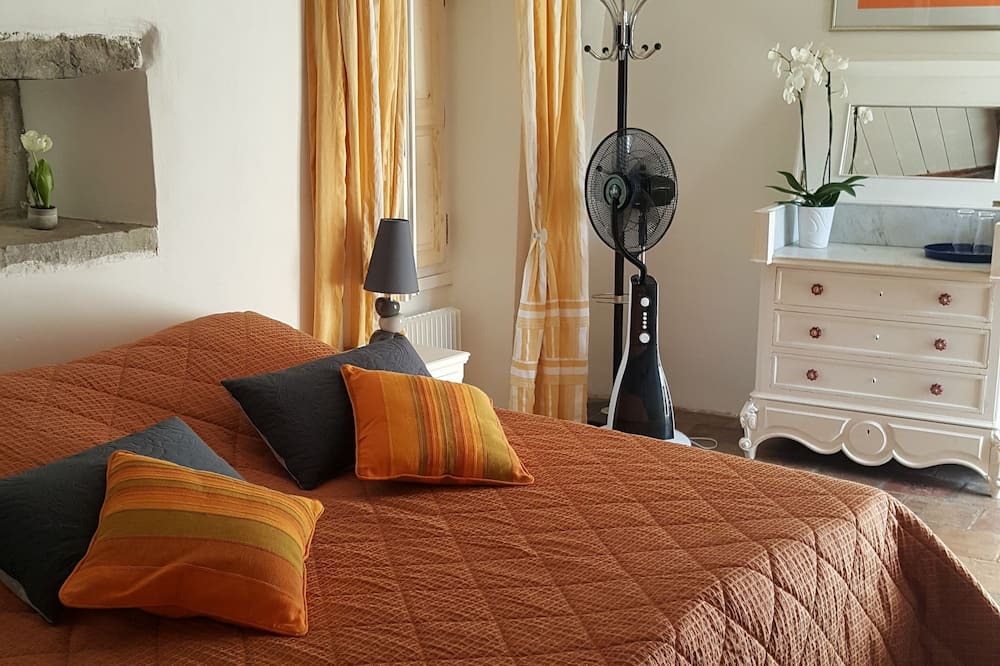 Photo of Bedroom in Rousson