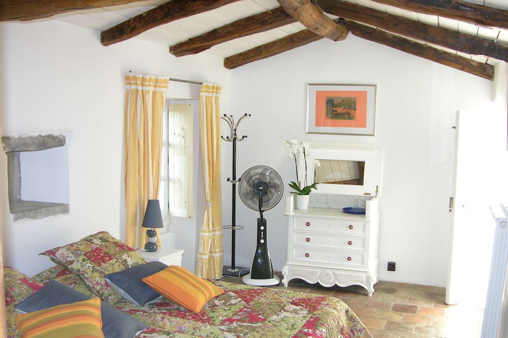 Photo of Bedroom in Rousson