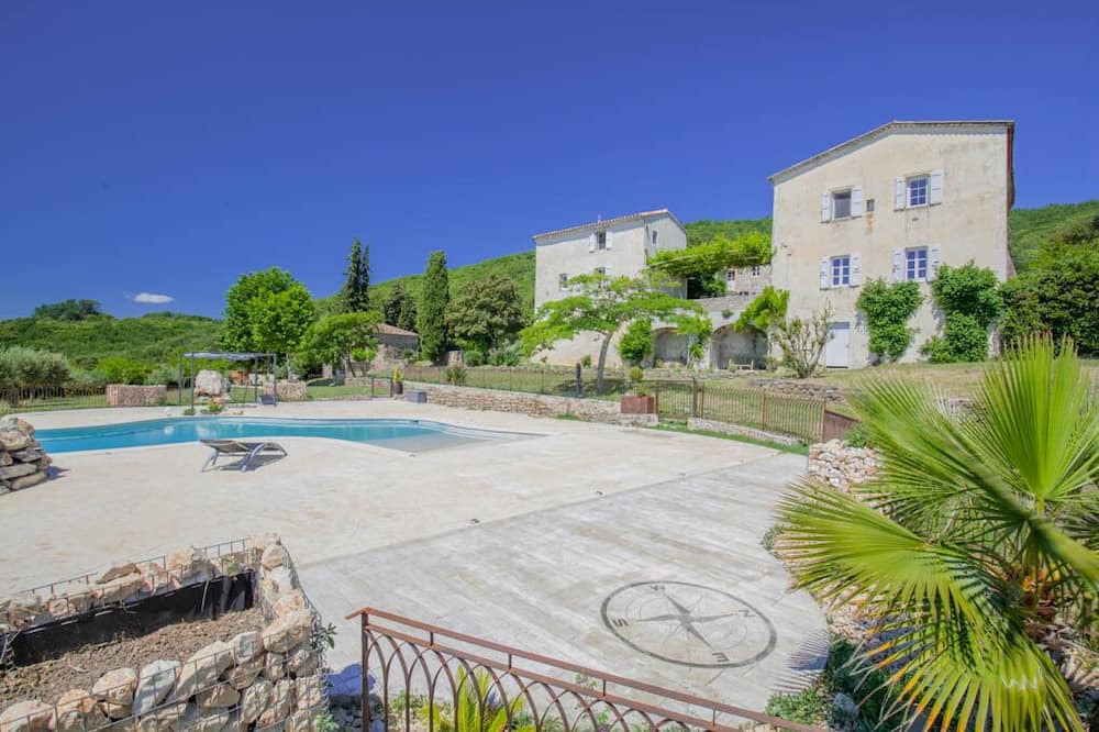 Photo of Outdoor in Rousson