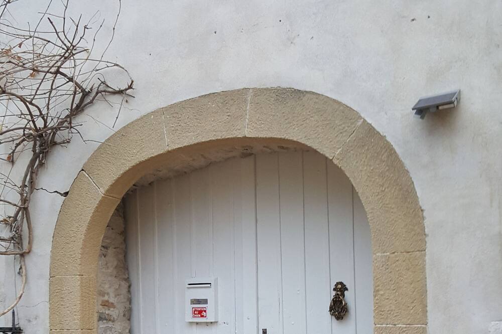 Photo of Outdoor in Rousson