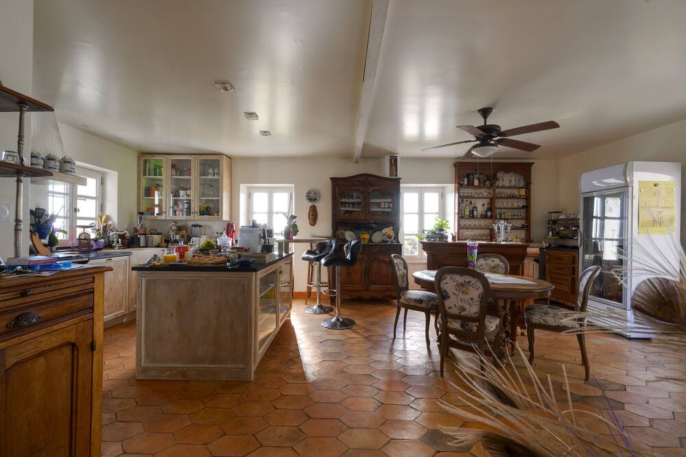 Photo of Others in Rousson