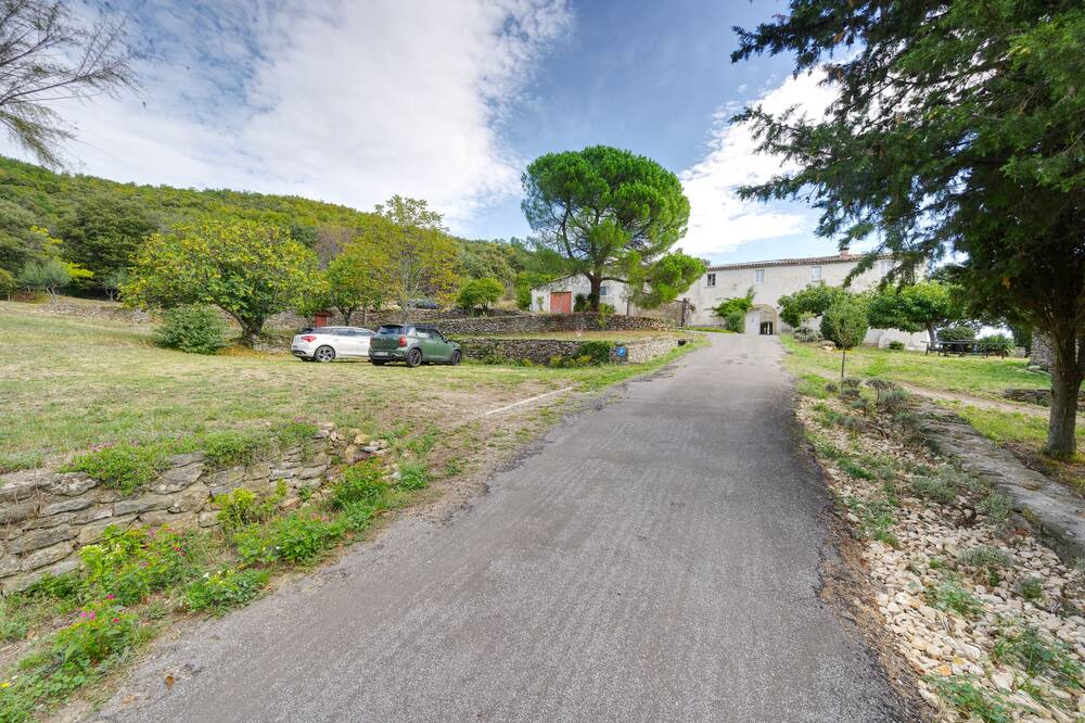 Photo of Outdoor in Rousson