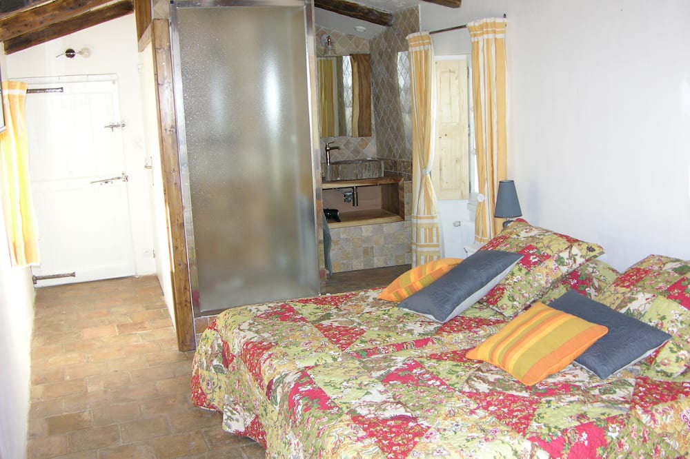 Photo of Bedroom in Rousson