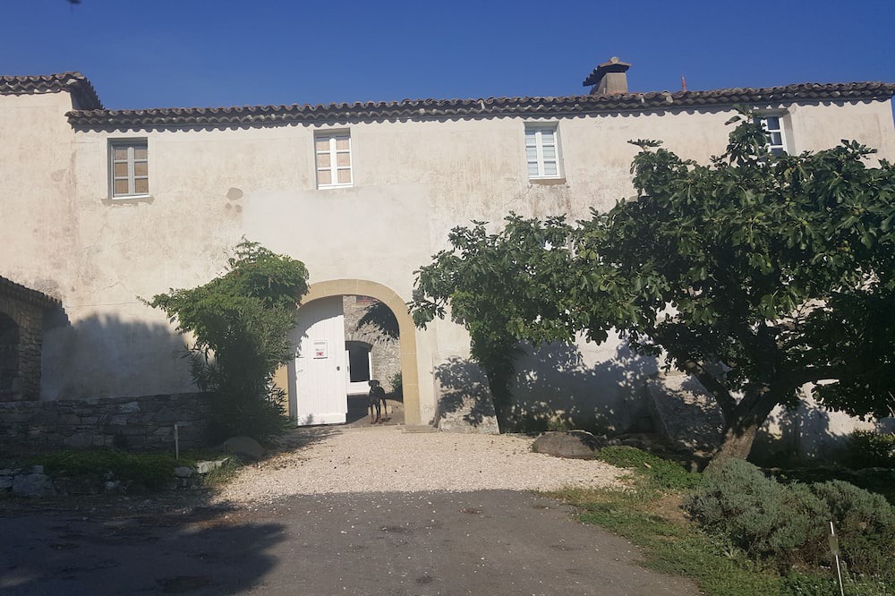 Photo of Outdoor in Rousson