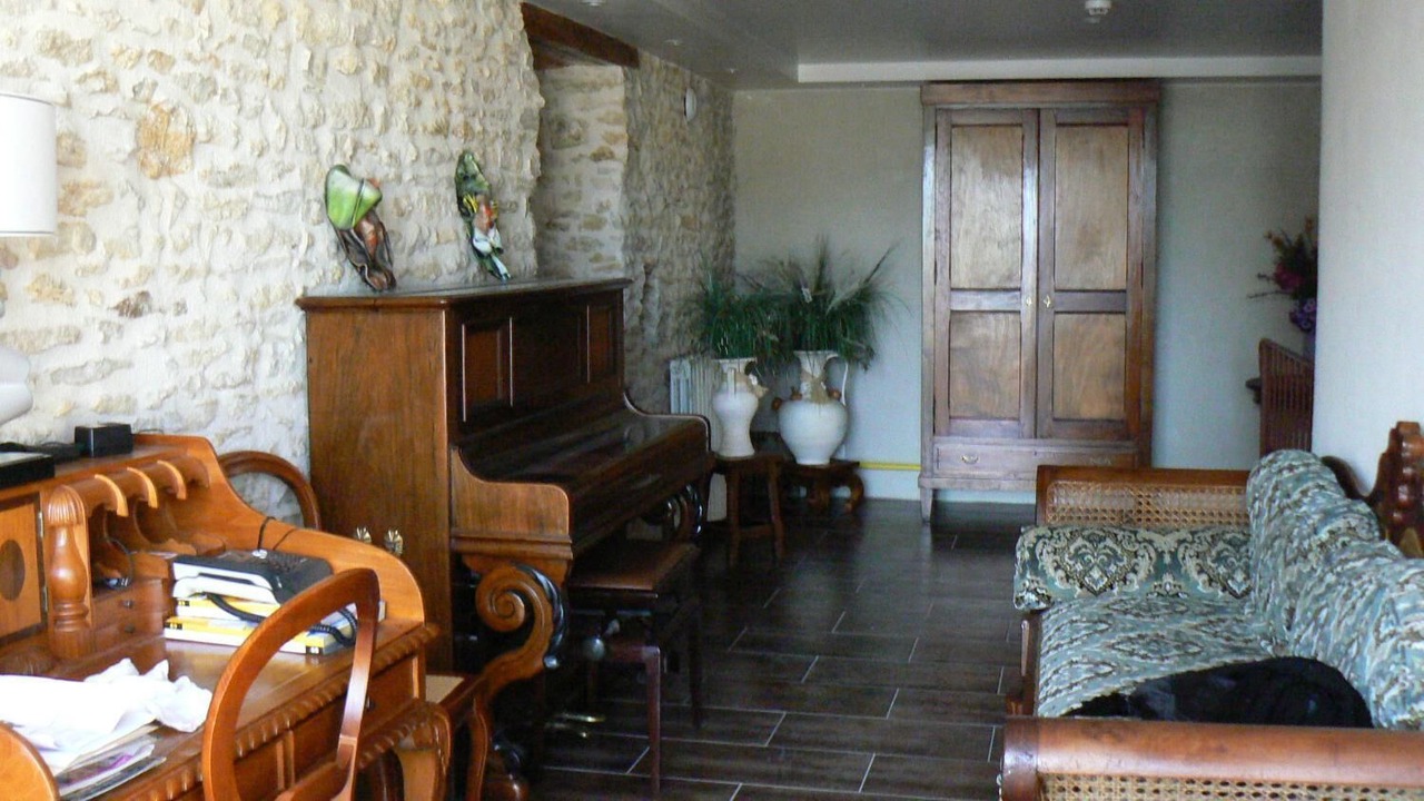 Photo of Livingroom in Venoy