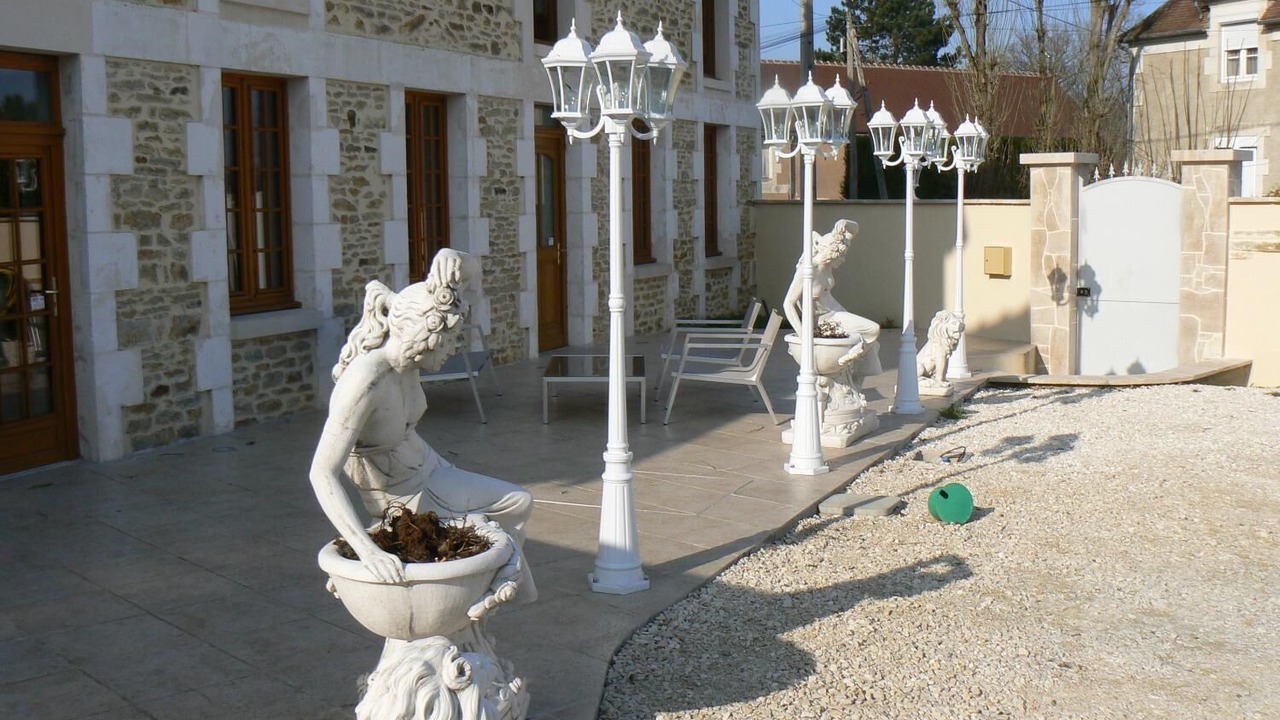 Photo of Outdoor in Venoy