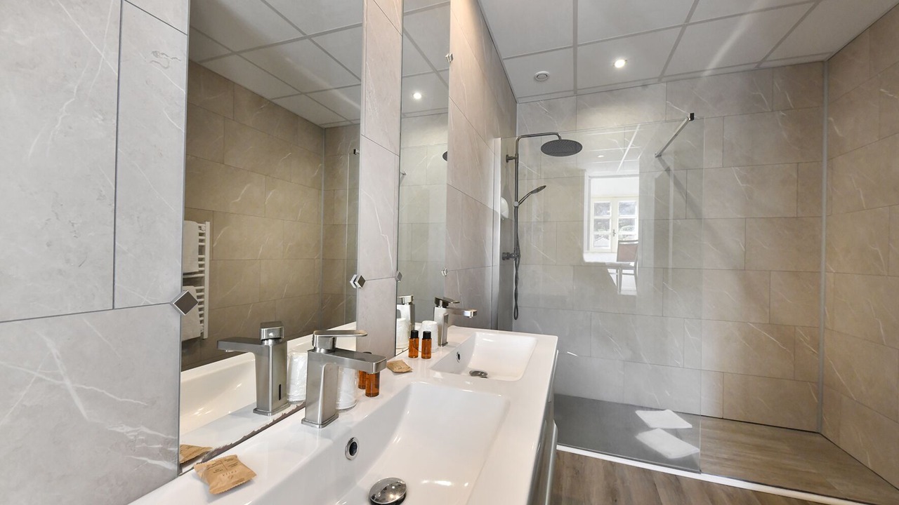 Photo of Bathroom in Massiac