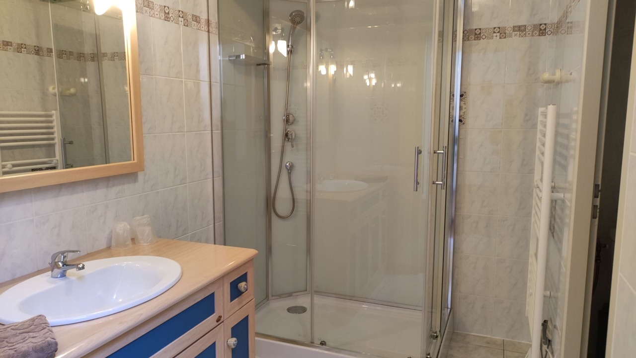 Photo of Bathroom in Chenay