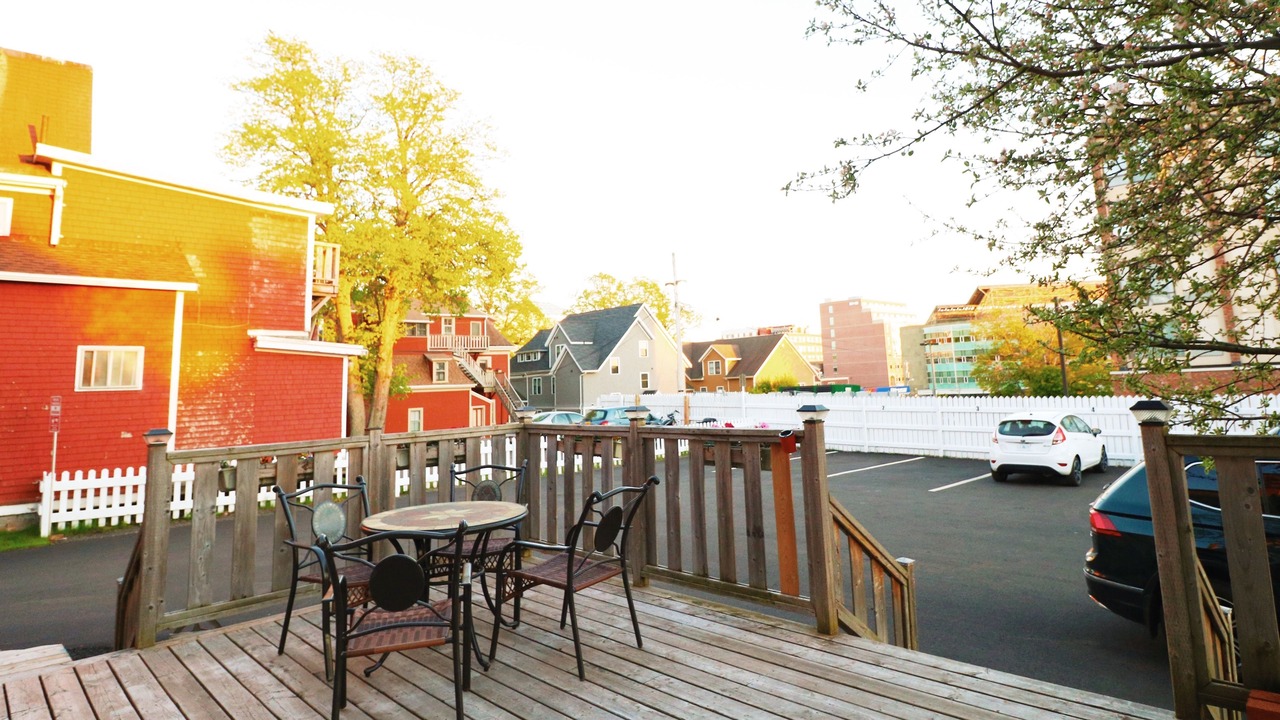 Photo of Outdoor in Queens Square