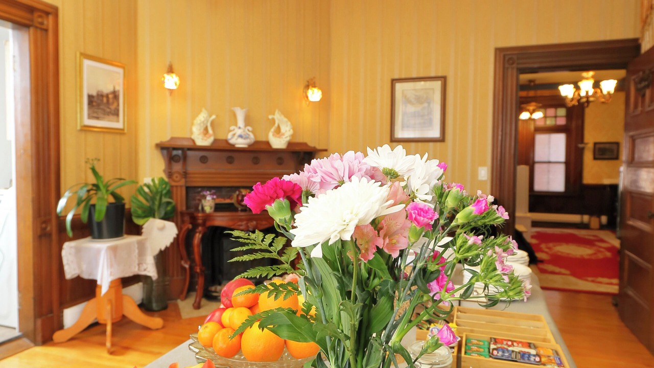 Photo of Others in Queens Square