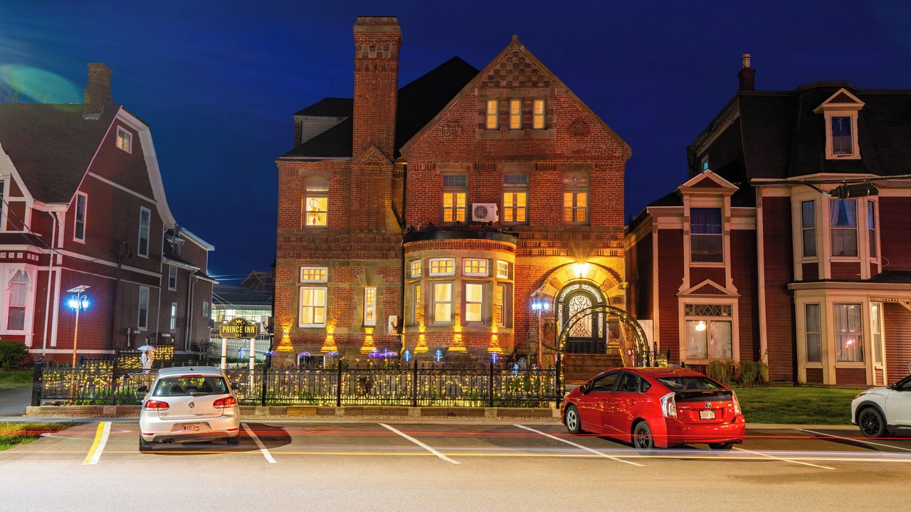 Photo of Outdoor in Queens Square