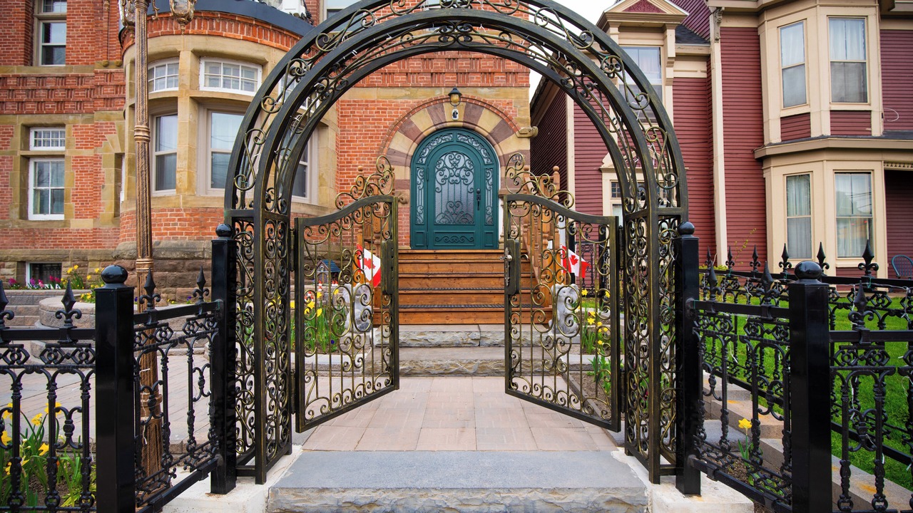 Photo of Outdoor in Queens Square