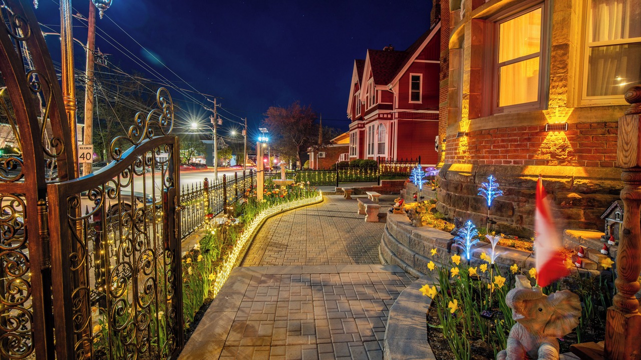 Photo of Outdoor in Queens Square