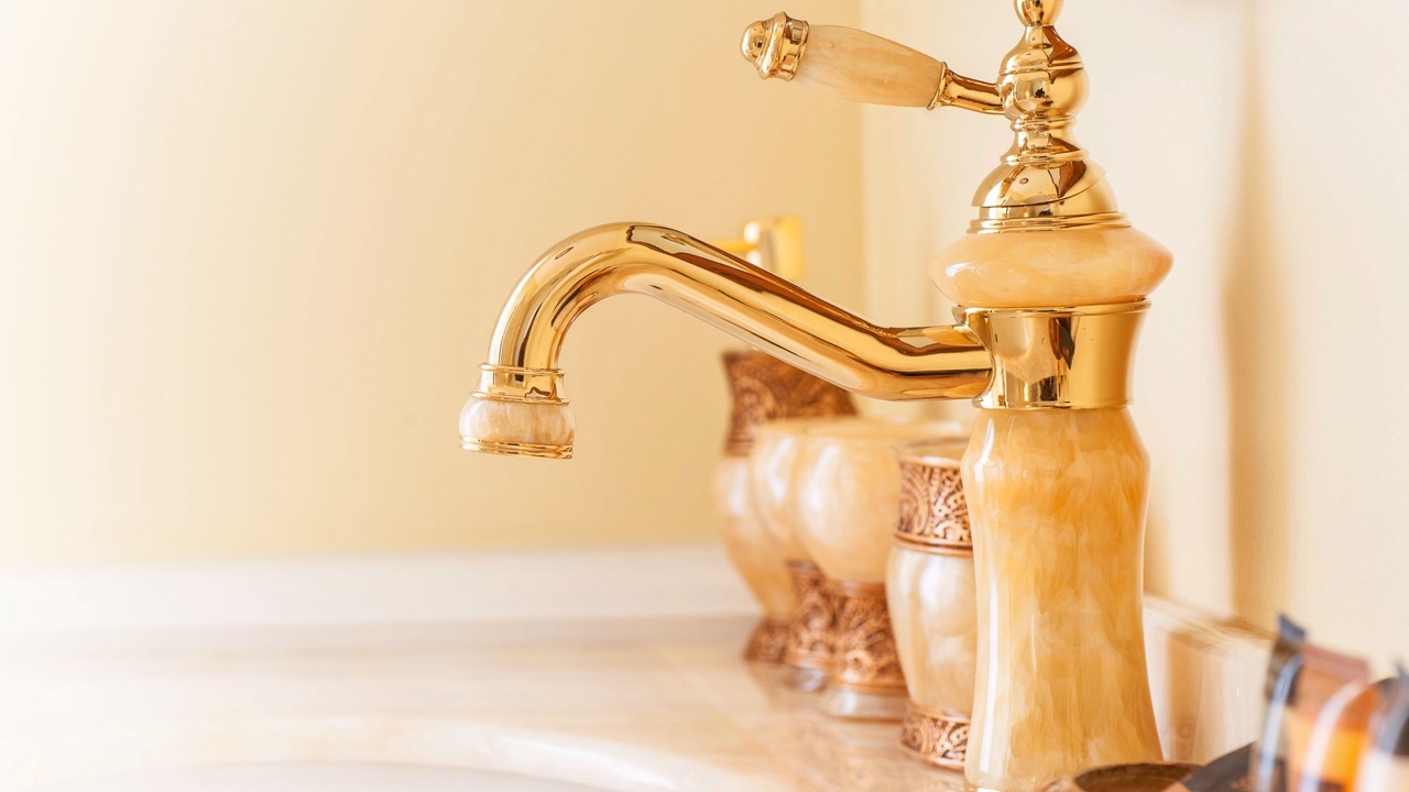 Photo of Others in Queens Square