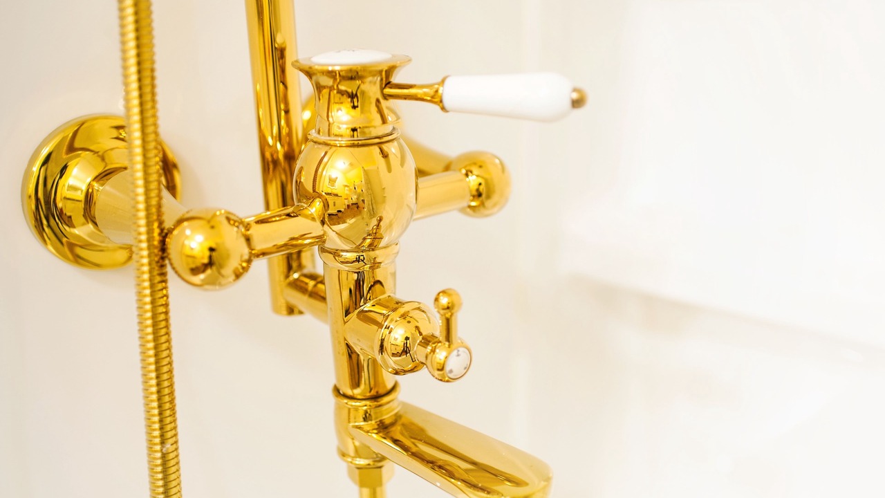 Photo of Others in Queens Square