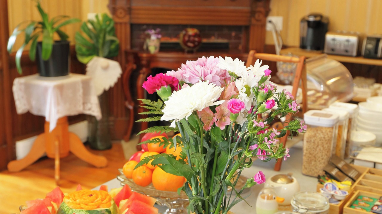 Photo of Others in Queens Square