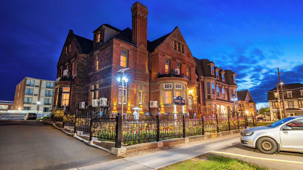 Photo of Outdoor in Queens Square