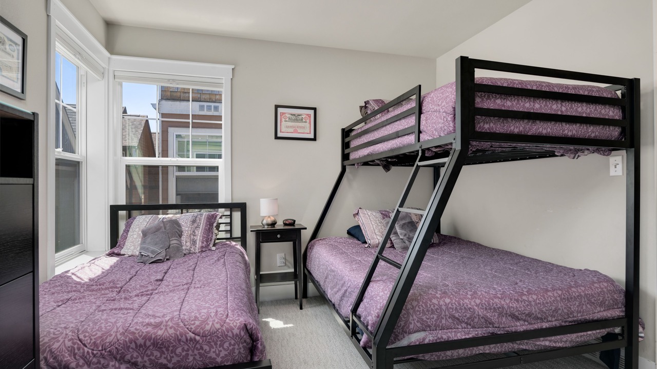 Photo of Others in Mann