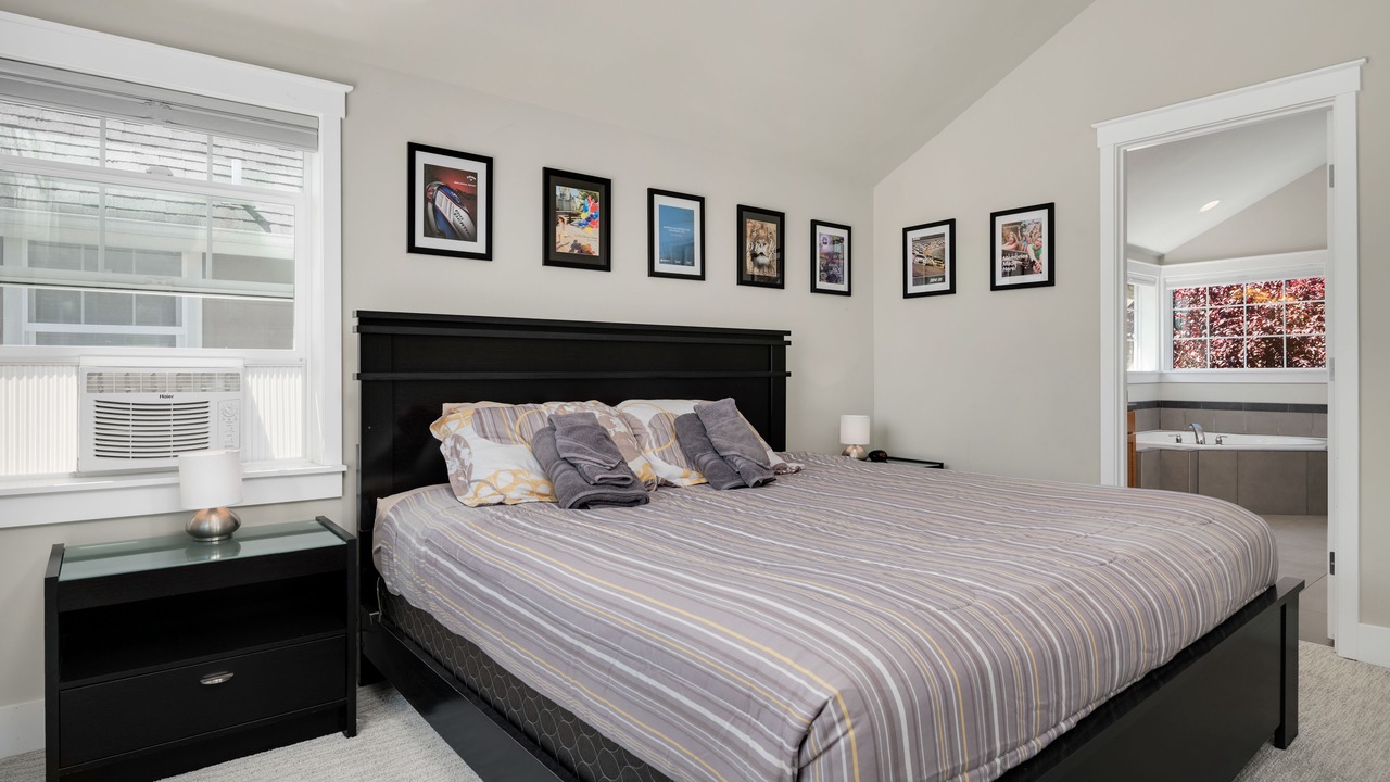 Photo of Others in Mann