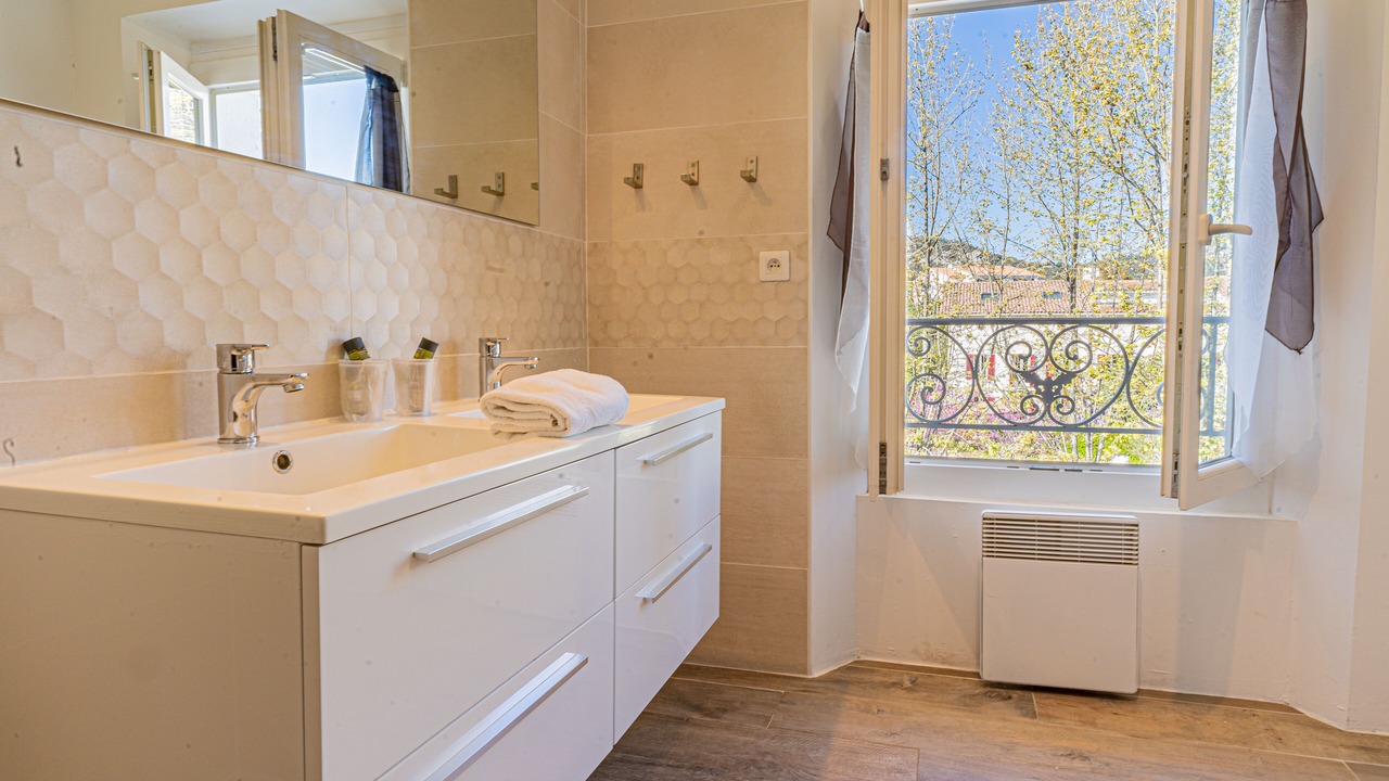 Photo of Bathroom in Hyeres