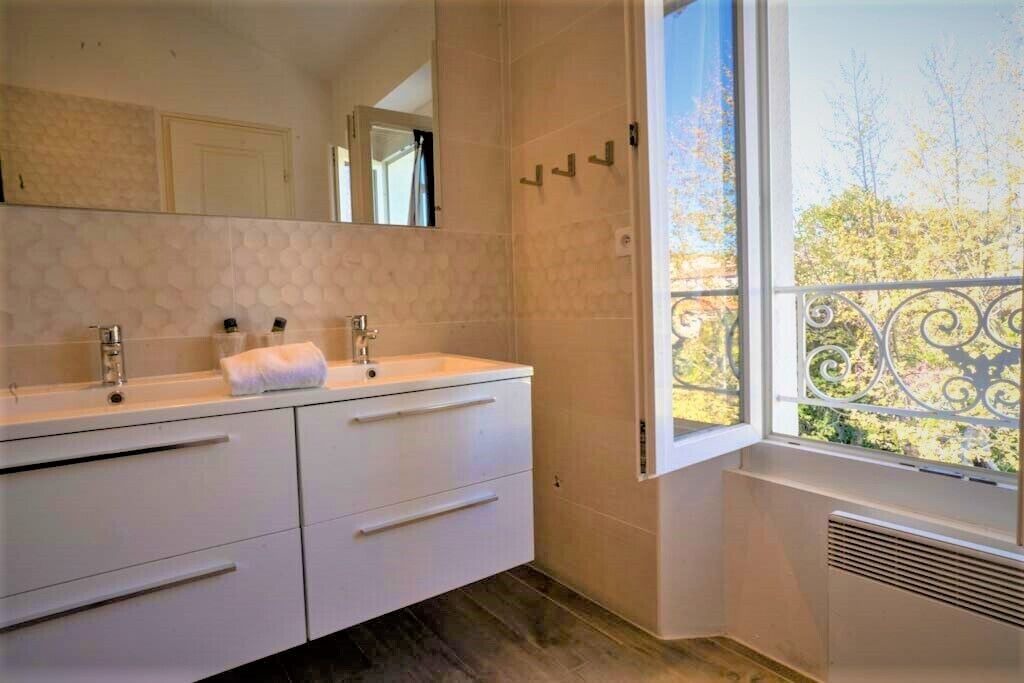 Photo of Bathroom in Hyeres