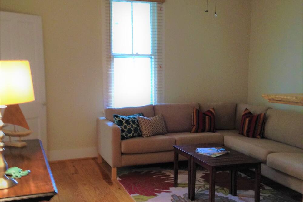Photo of Livingroom in Cape Charles