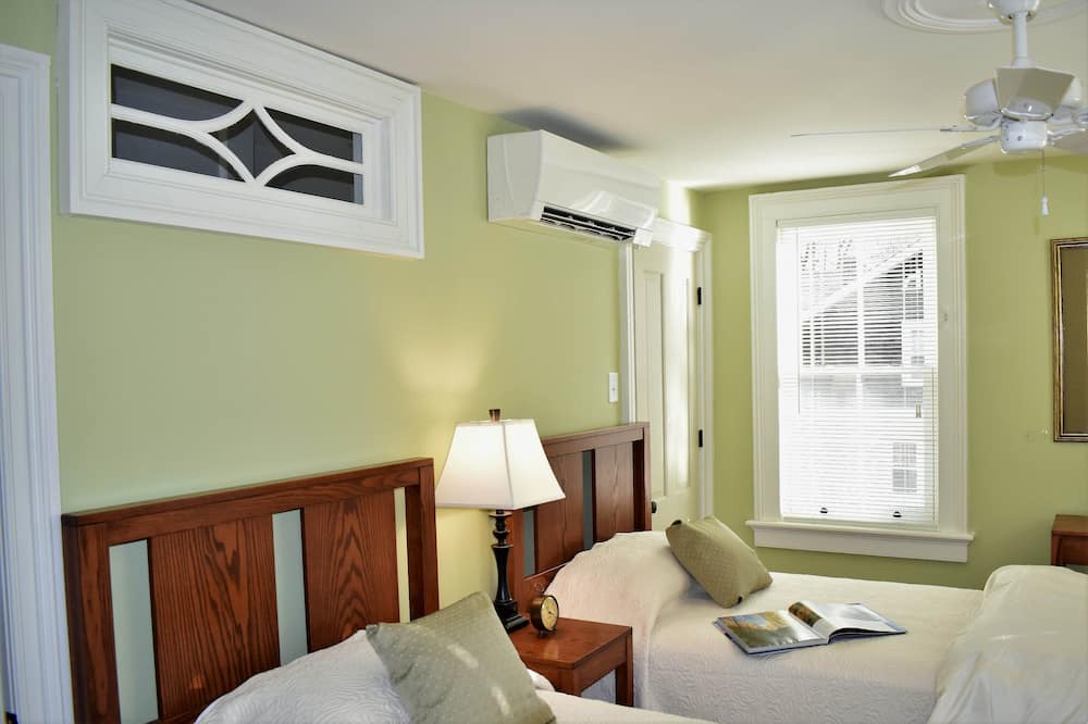 Photo of Others in Marlboro